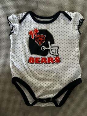 NFL Team Apparel Chicago Bears Baby Girl Heart Print Ruffle Bodysuit 6/9M